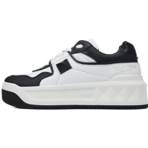Valentino Garavani ONE STUD Low-Top Sneaker Black and white
